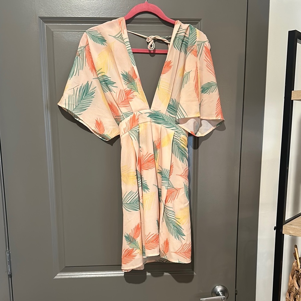 Leaf Pattern Open Back Dress